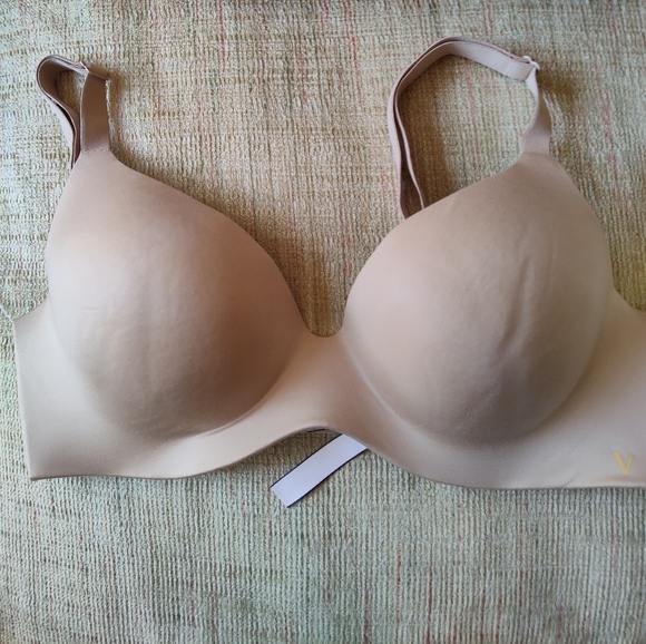 Seamless Tan Bra - Picture 1 of 4